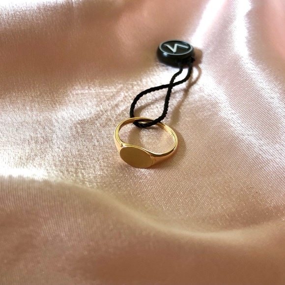 14k Gold Signet Ring - Picture 5 of 8